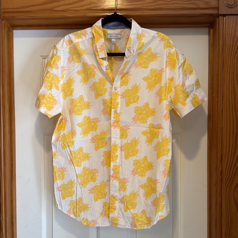 crown & ivy White Short-Sleeve Button-Down with Yellow Floral Print